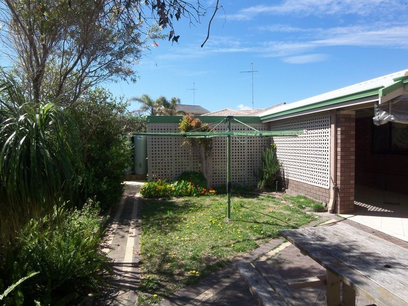 6 Quamby Court, Silver Sands WA 6210