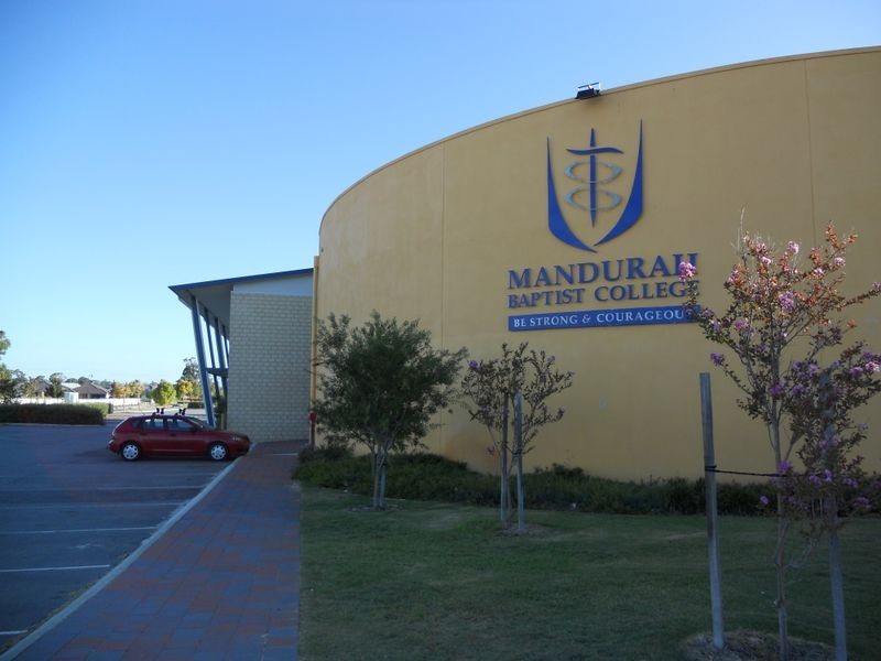 14 Lascelles Circus, Lakelands WA 6180