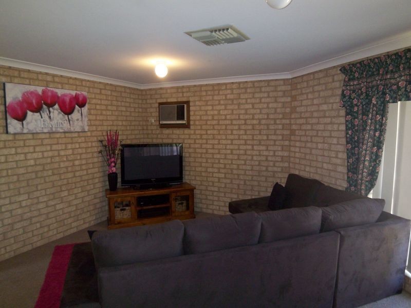 17b Dior Place, Greenfields WA 6210