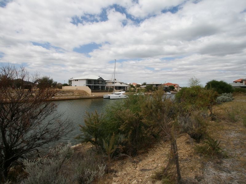 9 Sandpiper Island Retreat, Wannanup WA 6210