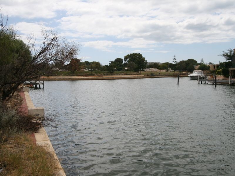 9 Sandpiper Island Retreat, Wannanup WA 6210
