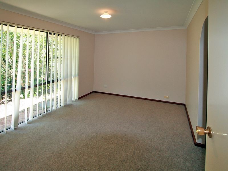 10 Camellia Court, Halls Head WA 6210