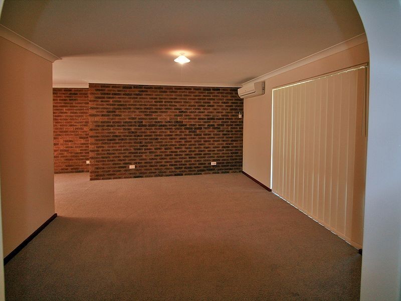 10 Camellia Court, Halls Head WA 6210