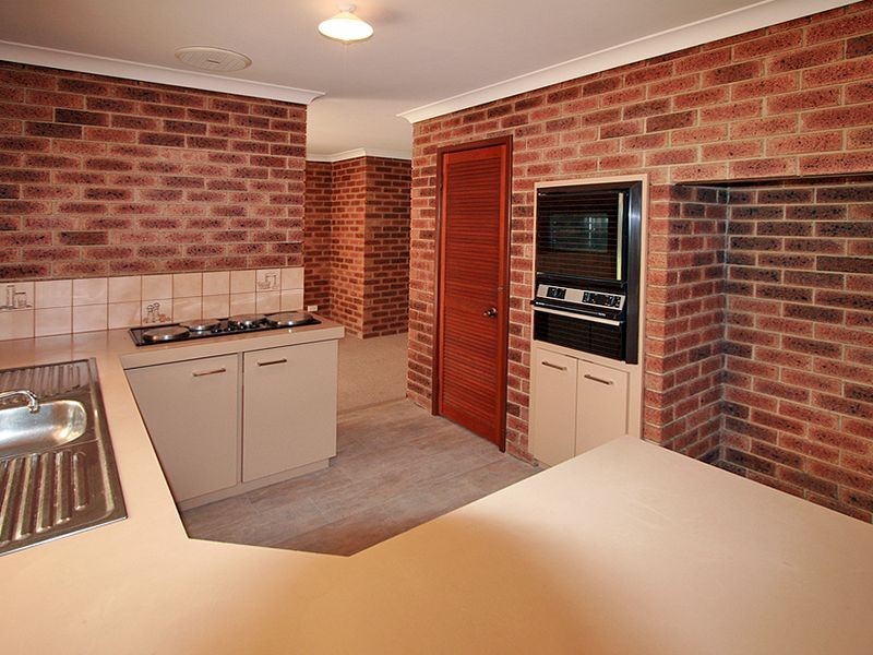 10 Camellia Court, Halls Head WA 6210