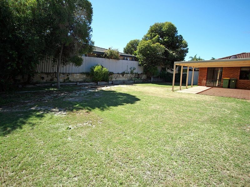 10 Camellia Court, Halls Head WA 6210