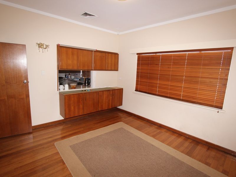 64 Leslie Street, Dudley Park WA 6210