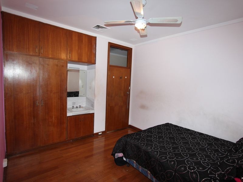 64 Leslie Street, Dudley Park WA 6210