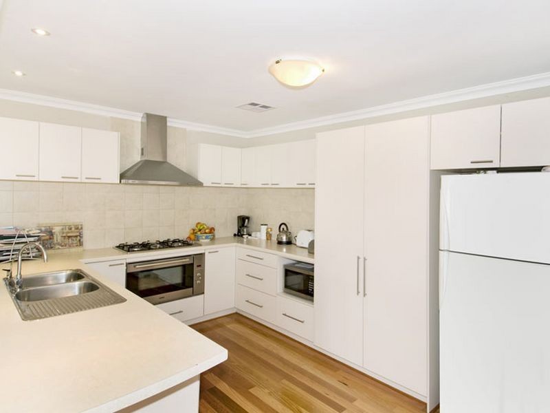 9 Hideaway Cove, Halls Head WA 6210