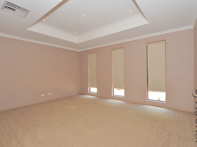 34 Carissa Turn, Halls Head WA 6210