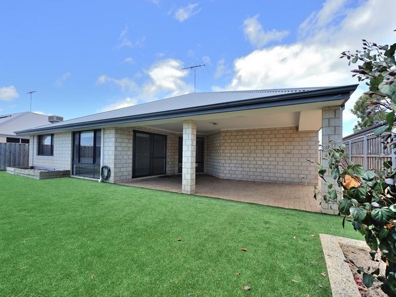 34 Carissa Turn, Halls Head WA 6210
