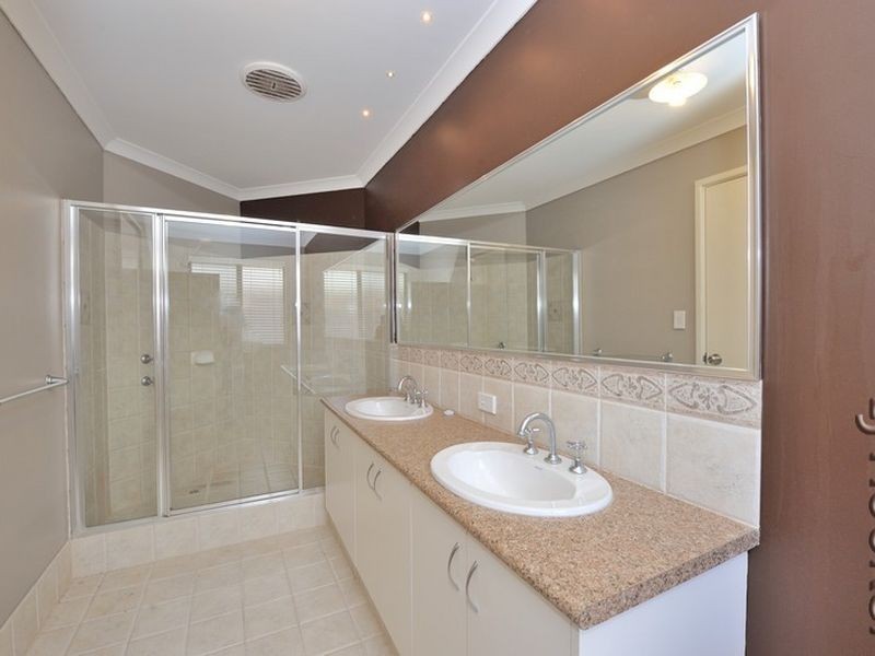 34 Carissa Turn, Halls Head WA 6210