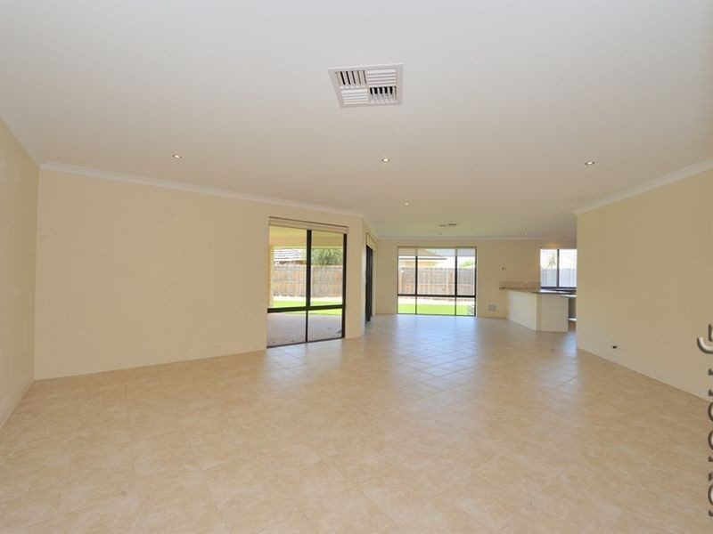34 Carissa Turn, Halls Head WA 6210