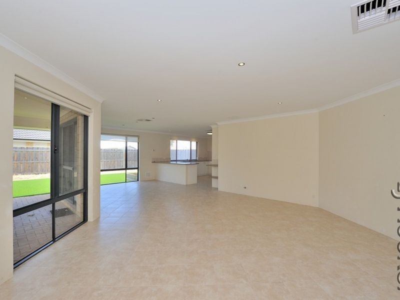 34 Carissa Turn, Halls Head WA 6210