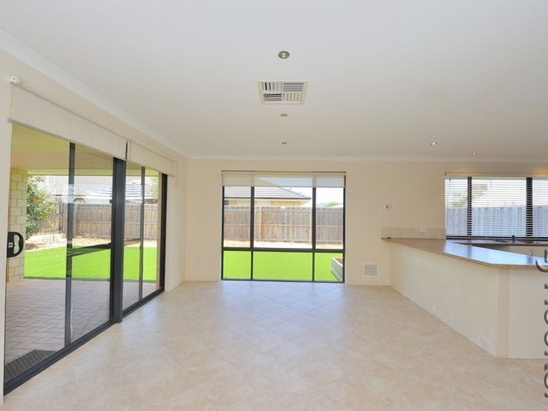 34 Carissa Turn, Halls Head WA 6210