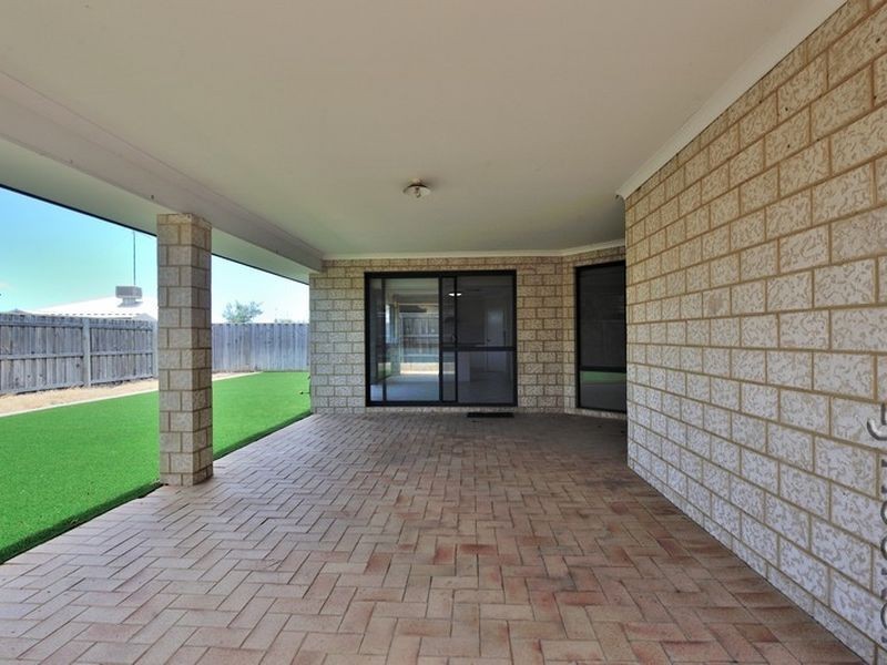 34 Carissa Turn, Halls Head WA 6210