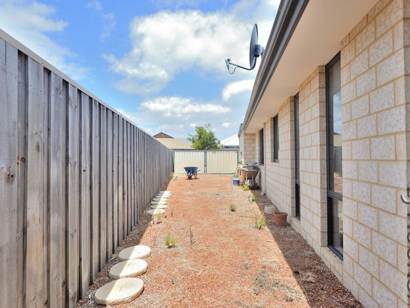 34 Carissa Turn, Halls Head WA 6210