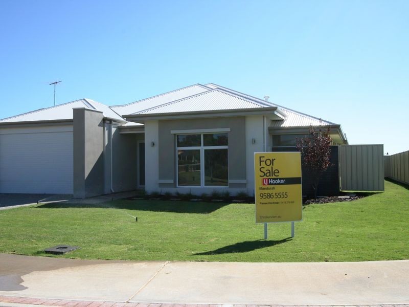 11 Loretta Parkway, Lakelands WA 6180