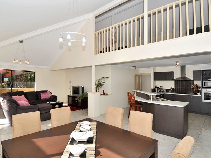 7 Zinnia Lane, Halls Head WA 6210