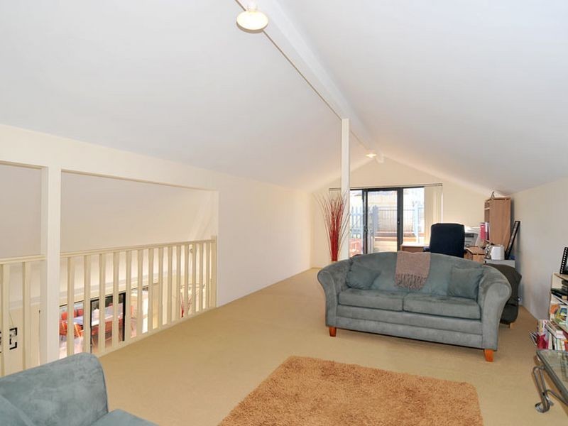 7 Zinnia Lane, Halls Head WA 6210