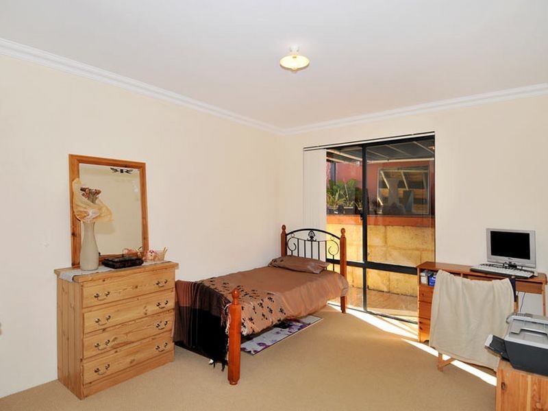 7 Zinnia Lane, Halls Head WA 6210