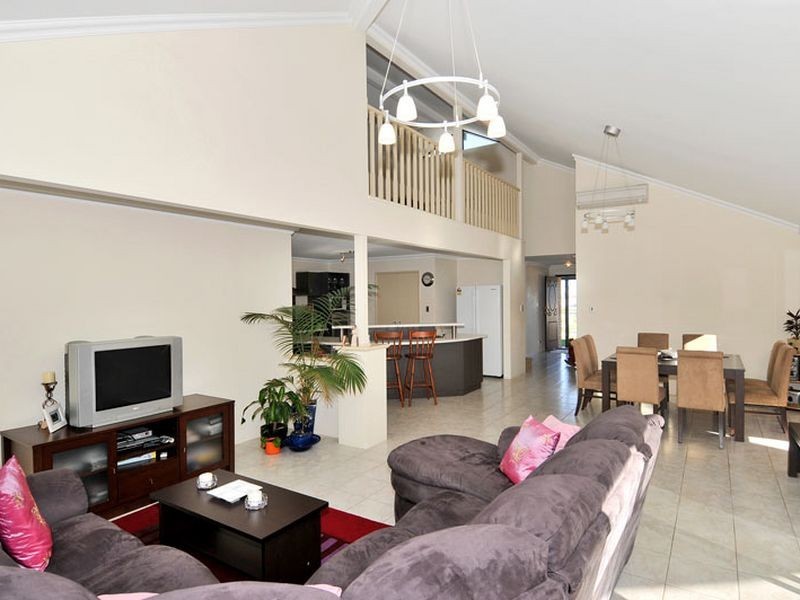 7 Zinnia Lane, Halls Head WA 6210