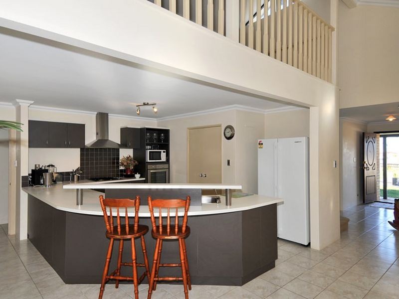 7 Zinnia Lane, Halls Head WA 6210