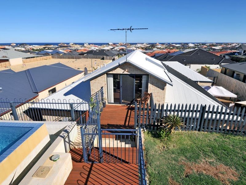 7 Zinnia Lane, Halls Head WA 6210