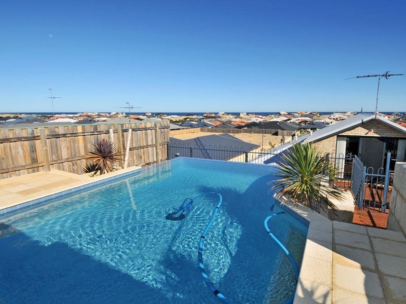 7 Zinnia Lane, Halls Head WA 6210