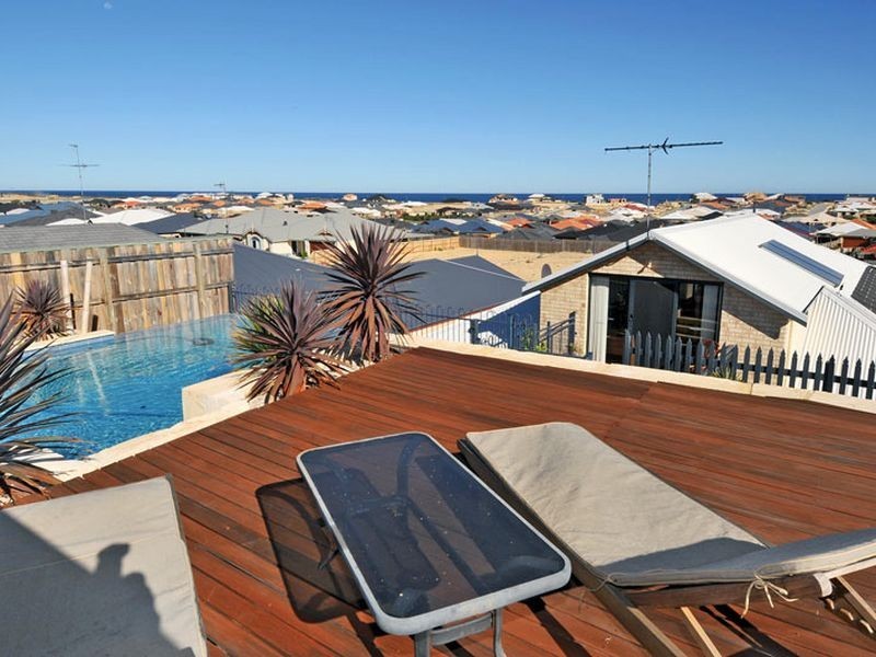 7 Zinnia Lane, Halls Head WA 6210