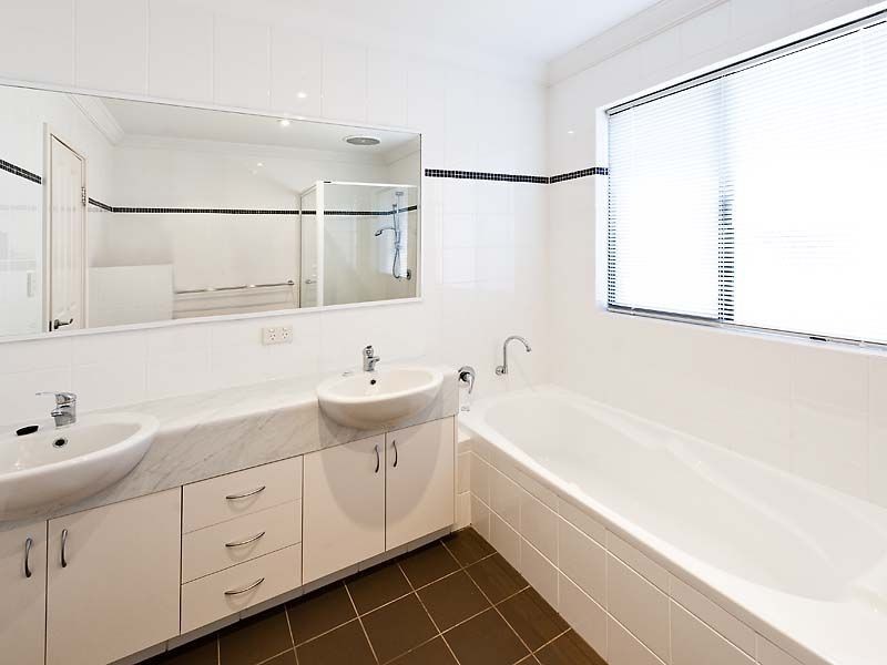 27 Zamia Loop, Wannanup WA 6210