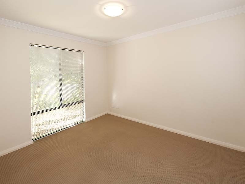27 Zamia Loop, Wannanup WA 6210