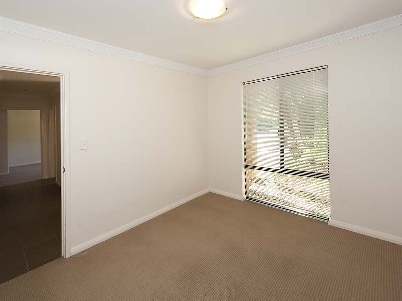 27 Zamia Loop, Wannanup WA 6210