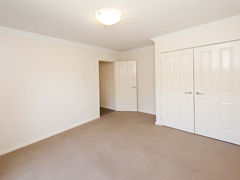 27 Zamia Loop, Wannanup WA 6210