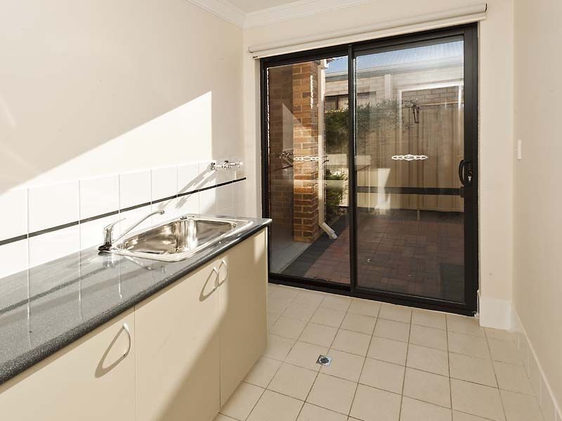 27 Zamia Loop, Wannanup WA 6210