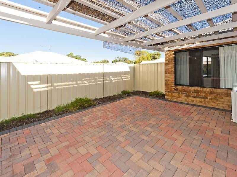 27 Zamia Loop, Wannanup WA 6210