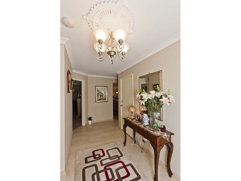 4 Burrill Rest, Lakelands WA 6180