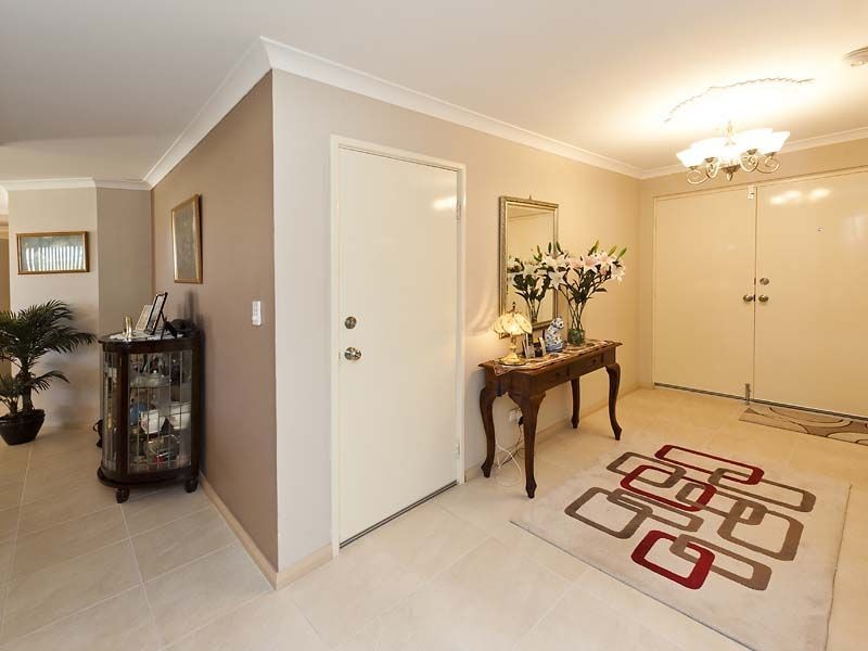 4 Burrill Rest, Lakelands WA 6180