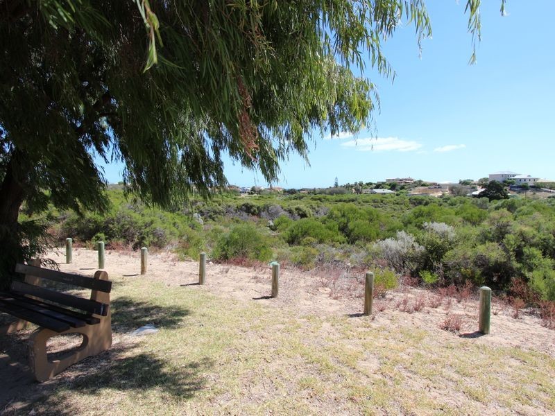 25 Wilkins Street, Halls Head WA 6210