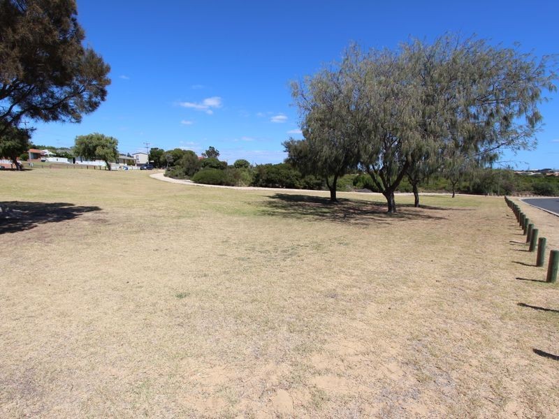 25 Wilkins Street, Halls Head WA 6210
