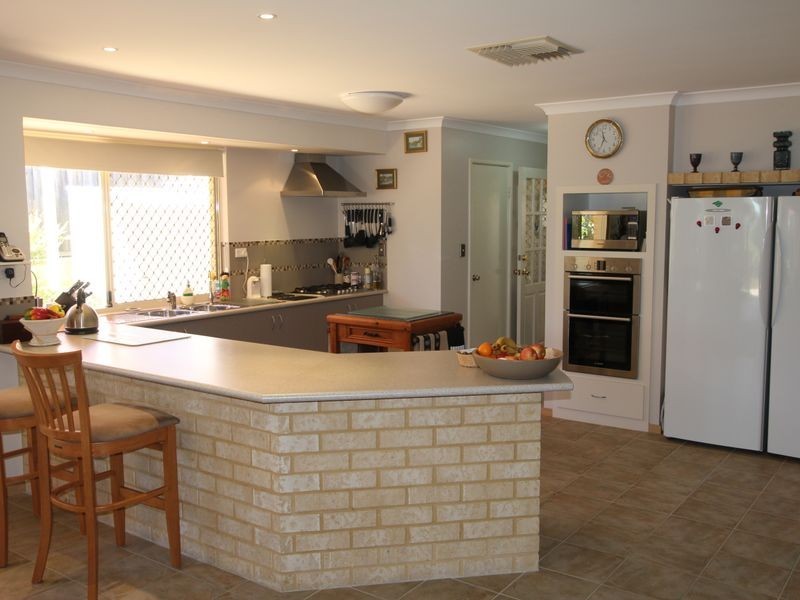 7 The Ridge, Halls Head WA 6210