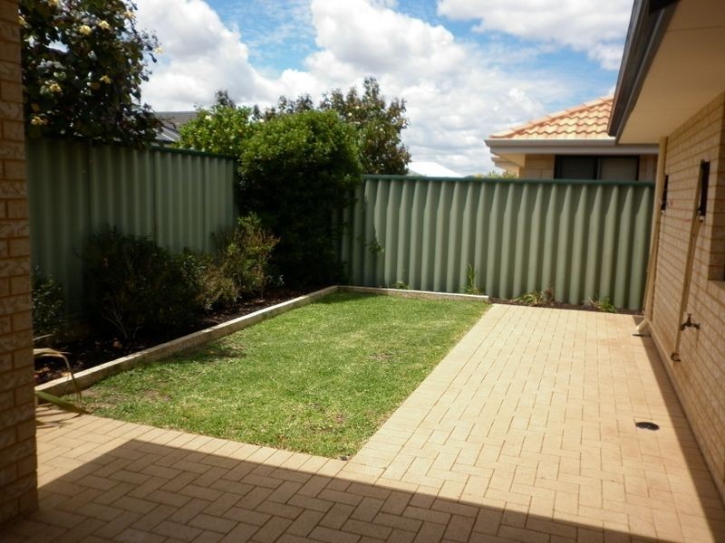 14 Tangier Parkway, Port Kennedy WA 6172