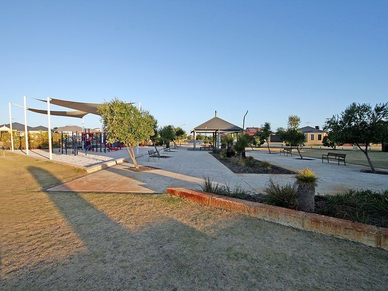 14 Tangier Parkway, Port Kennedy WA 6172