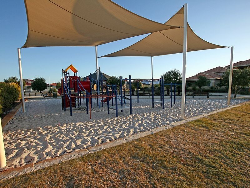 14 Tangier Parkway, Port Kennedy WA 6172