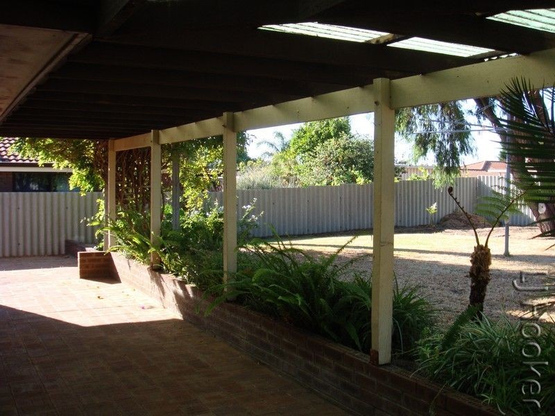 43 Peelwood Parade, Halls Head WA 6210