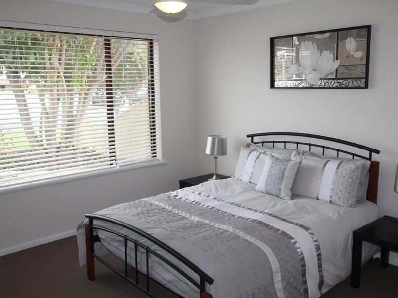 10 Gillark Street, Dudley Park WA 6210