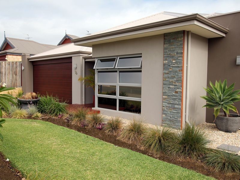 16 Hibbertia Follow, Halls Head WA 6210