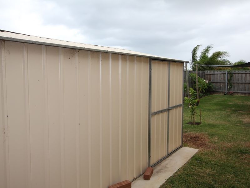 16 Hibbertia Follow, Halls Head WA 6210