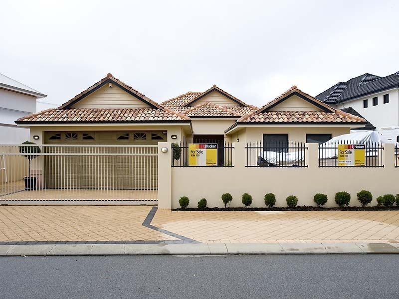 8 Syrenka Turn, Halls Head WA 6210