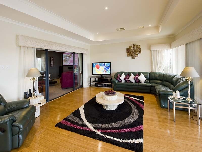 8 Syrenka Turn, Halls Head WA 6210