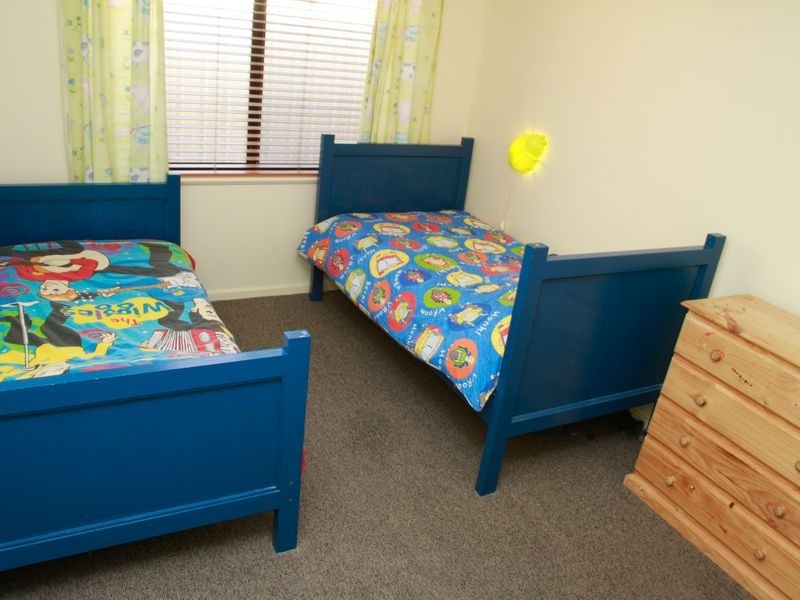 6 Royston Way, Lakelands WA 6180